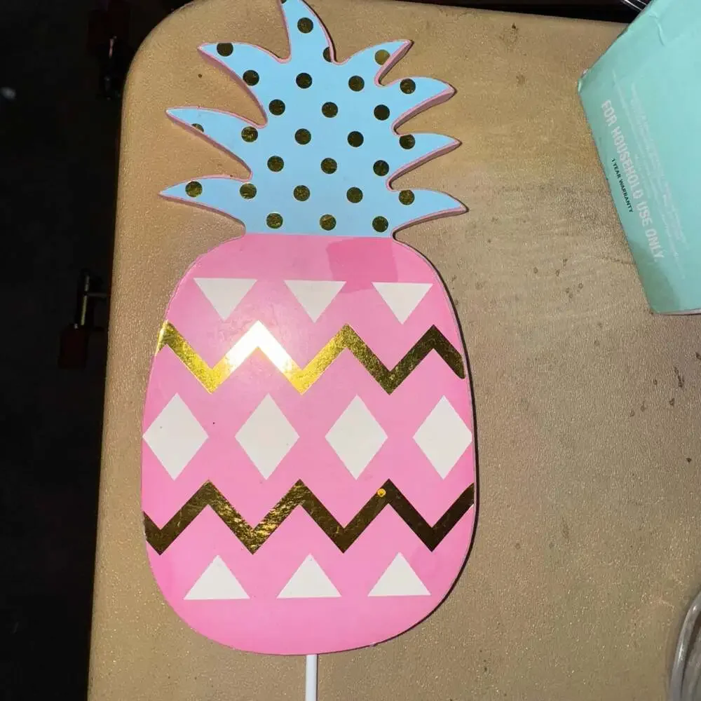 Pineapple Decorative Wall Hook with Gold Geometric Design